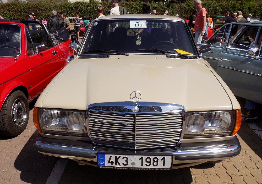 Mercedes-Benz 200 D