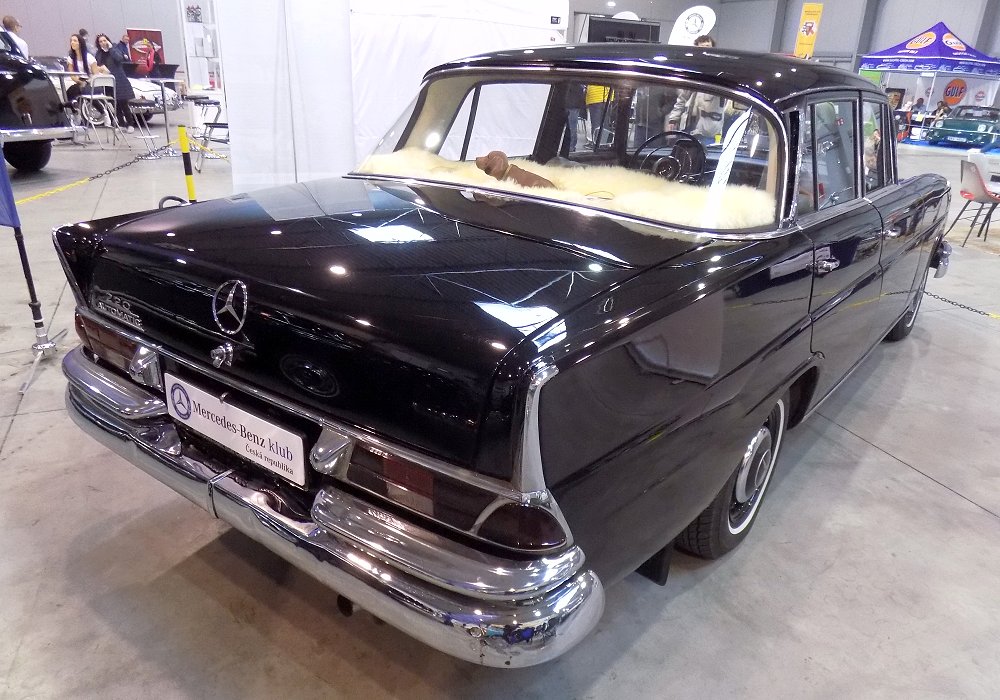 Mercedes-Benz 220 b Automatic