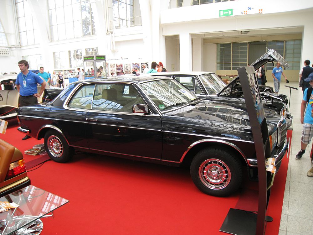 Mercedes-Benz 230 CE Automatic