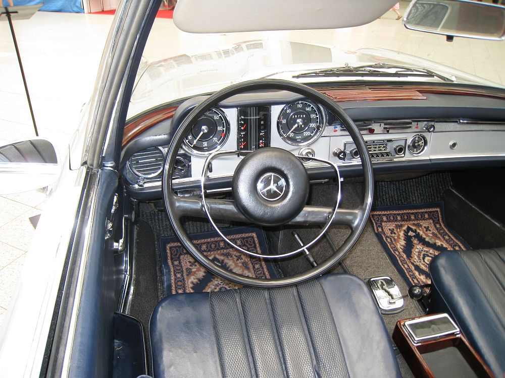 Mercedes-Benz 250 SL Automatic