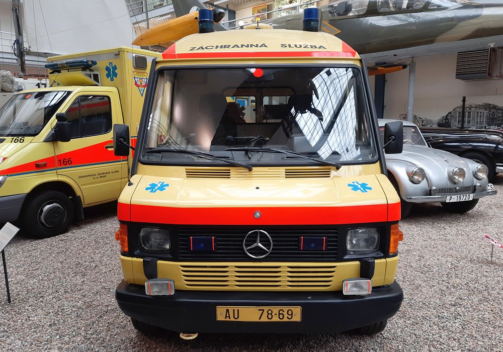 Mercedes-Benz 310 KT Ambulance