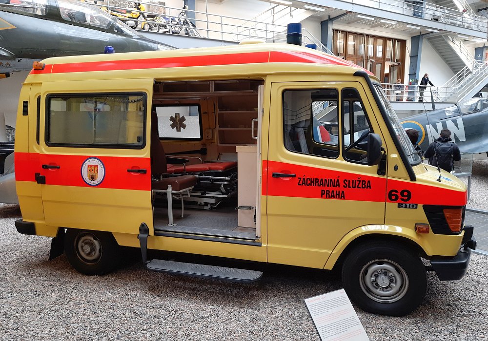 Mercedes-Benz 310 KT Ambulance